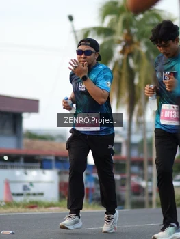 Runner Photo 4385783