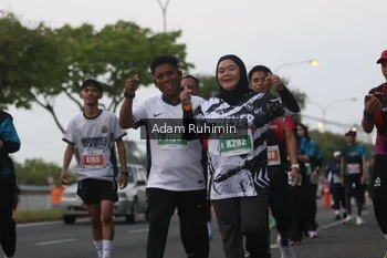 Runner Photo 4385850
