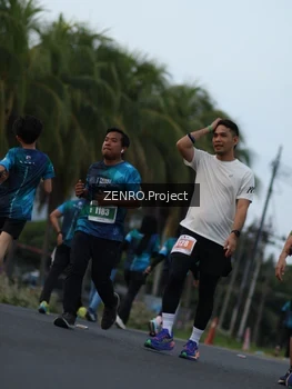 Runner Photo 4385967