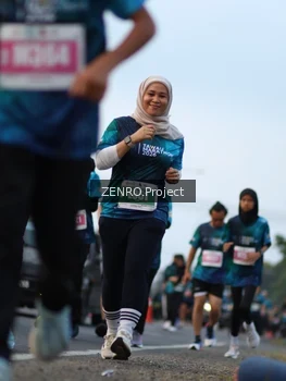 Runner Photo 4386024