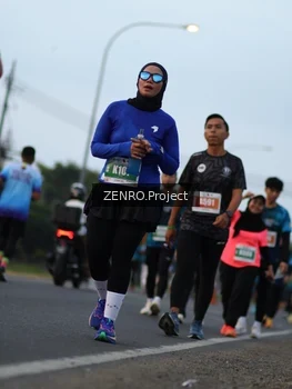 Runner Photo 4386117