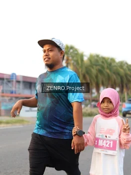 Runner Photo 4386157