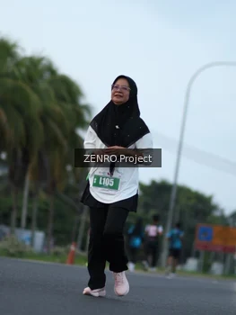 Runner Photo 4386238