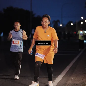 Runner Photo 4386395