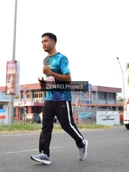 Runner Photo 4386474