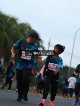 Runner Photo 4386495