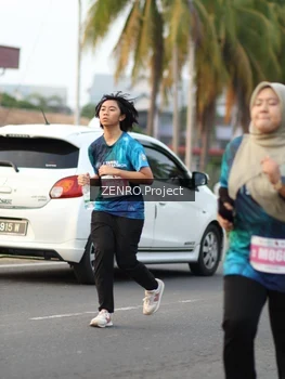 Runner Photo 4386698