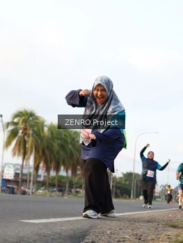 Runner Photo 4386758