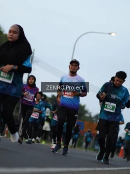 Runner Photo 4386776