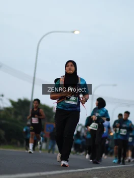 Runner Photo 4386855