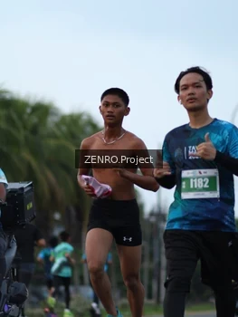 Runner Photo 4386862