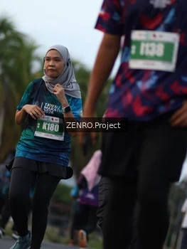 Runner Photo 4386888