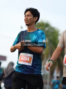 Runner Photo 4387074