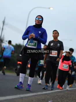Runner Photo 4387106