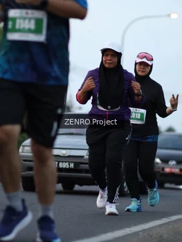 Runner Photo 4387143