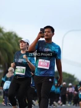 Runner Photo 4387225