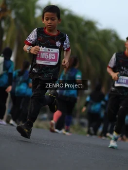 Runner Photo 4387244