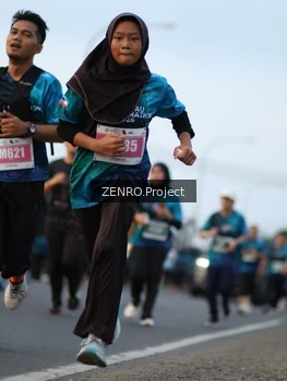 Runner Photo 4387344