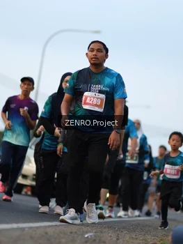 Runner Photo 4387366