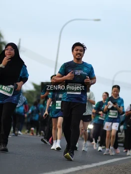Runner Photo 4387377