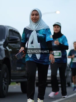 Runner Photo 4387459
