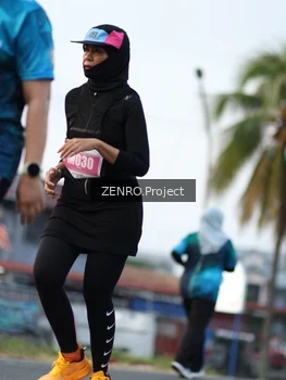 Runner Photo 4387473