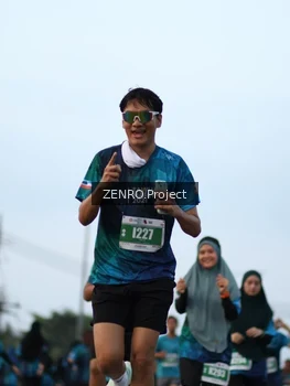 Runner Photo 4387506