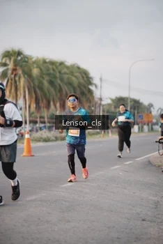 Runner Photo 4387617