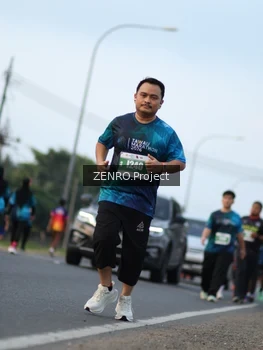 Runner Photo 4387713