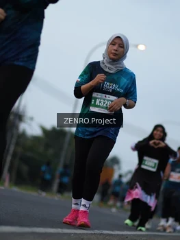 Runner Photo 4387795