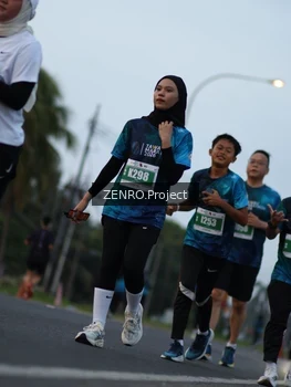 Runner Photo 4387806