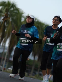 Runner Photo 4387998