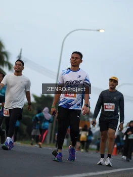 Runner Photo 4389078
