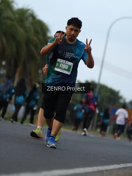 Runner Photo 4390002