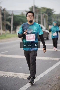 Runner Photo 4390394