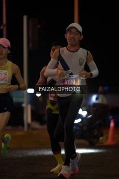Runner Photo 4391985