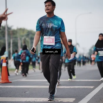 Runner Photo 4392716
