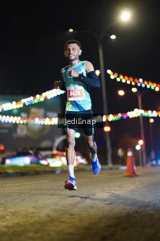 Runner Photo 4393697