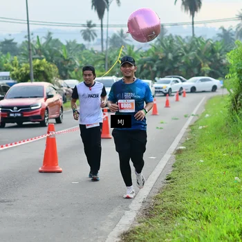 Runner Photo 4393926