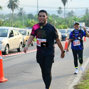 Runner Photo 4394575