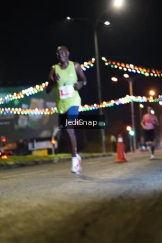 Runner Photo 4395710