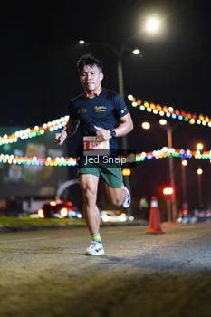 Runner Photo 4396074