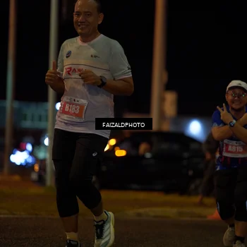 Runner Photo 4396373