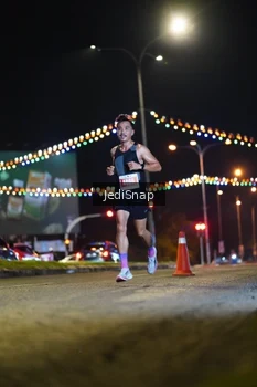 Runner Photo 4396619