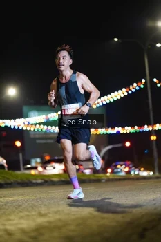 Runner Photo 4396635
