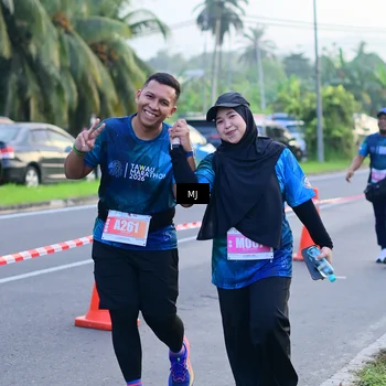 Runner Photo 4398475