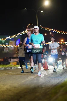 Runner Photo 4399835