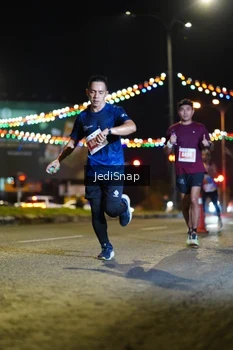 Runner Photo 4404275