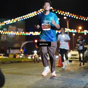 Runner Photo 4404395