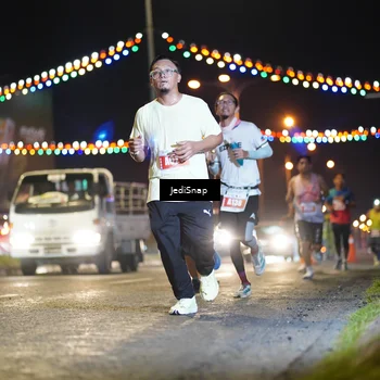 Runner Photo 4405077